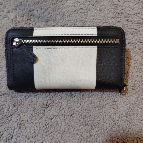 Michael Kors Black and Cream Stripe Wallet - Picture 2 of 4